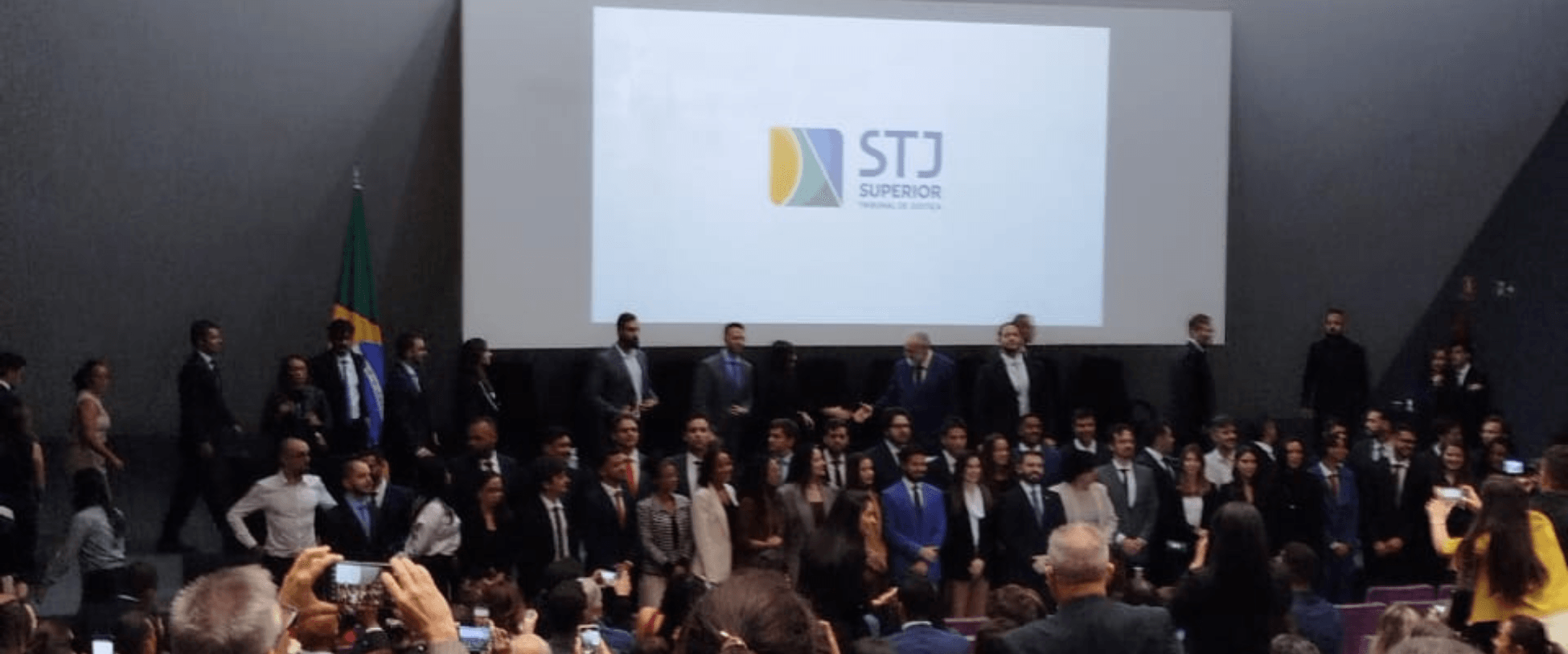 ANAJUS participa de cerimônia de posse no STJ e acolhe novos Analistas Judiciários