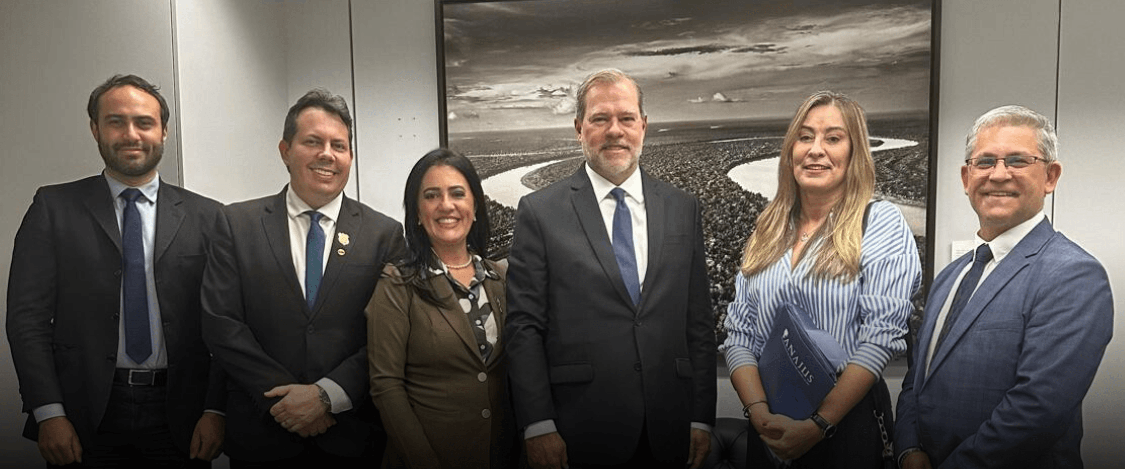 ANAJUS reuniu com o ministro Dias Toffoli para reafirmar defesa da recomposição inflacionária e da valorização dos Analistas