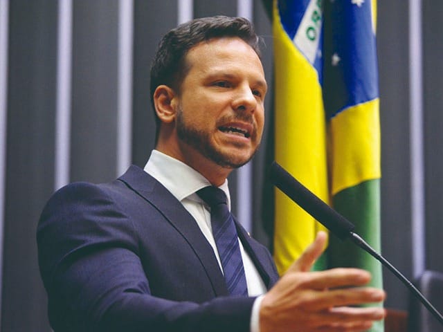 Reforma Administrativa: “Estabilidade não é regalia, é conquista”, analisa deputado