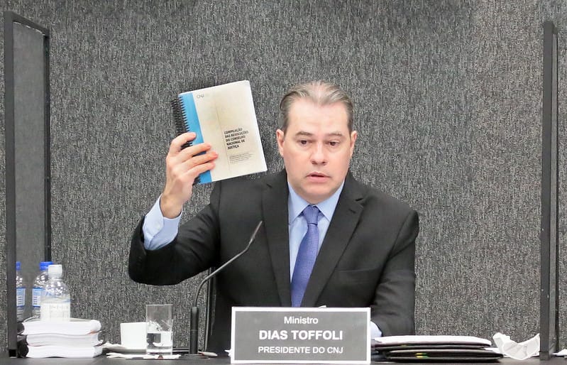 Livro inédito reúne todas as resoluções editadas pelo CNJ