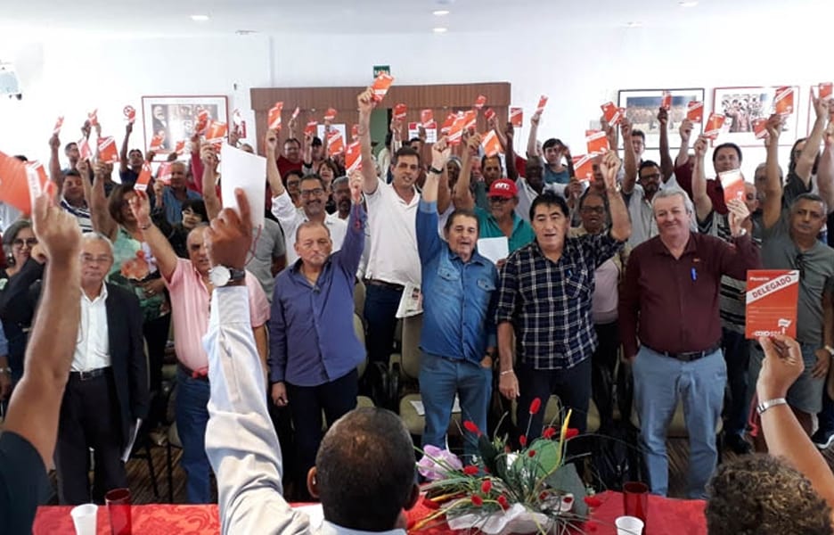 Maioria dos servidores federais do Executivo aprova greve em 18 de março