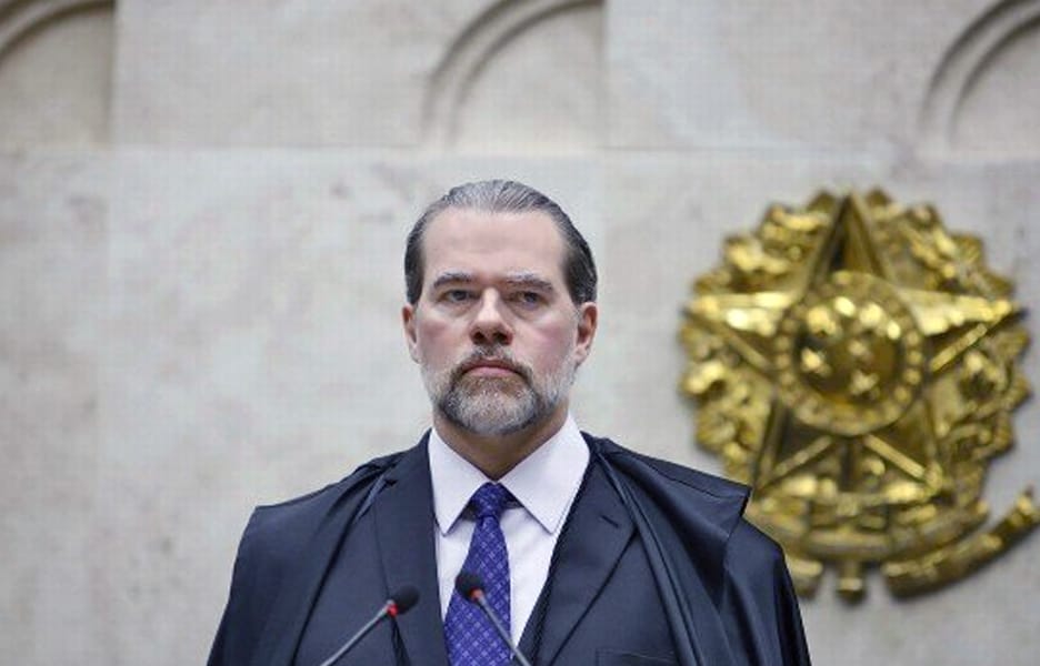 STF adia para abril conclusão do julgamento sobre redução do salário de servidor