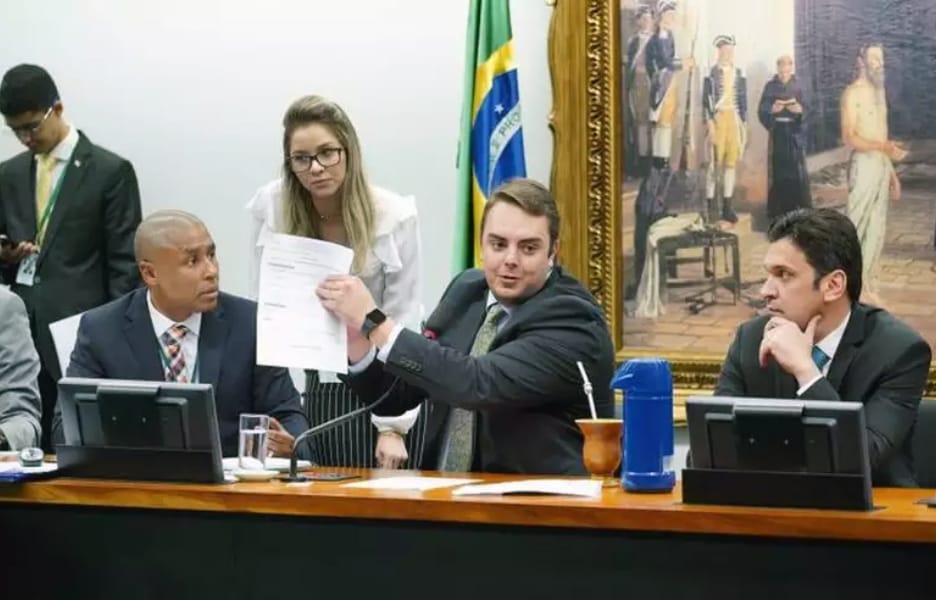 Veja os principais pontos da PEC que permite redução de salário de servidor