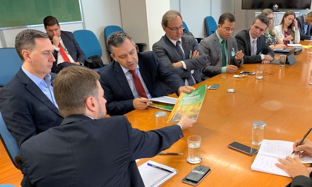 Entidade de servidores inicia diálogo sobre a reforma administrativa