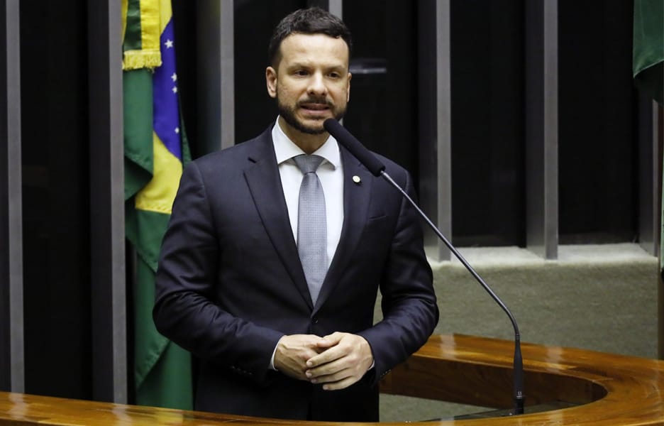 Frente parlamentar se arma contra reforma que atingirá servidor público