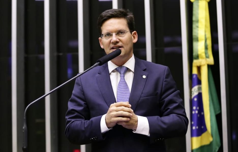 PEC que reduz jornada e salário de servidor vai provocar debates intensos em 2020