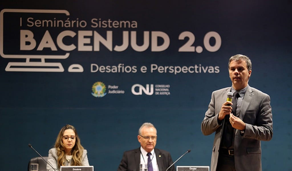 Bacenjud aperta o cerco à impunidade