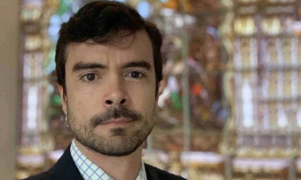 Procurador que esfaqueou juíza será transferido para hospital psiquiátrico