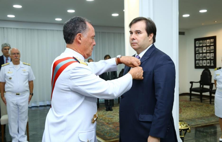 Estado não pode existir só para defender interesse de si próprio, diz Rodrigo Maia