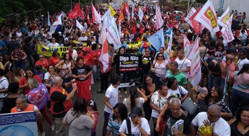 Servidores se mobilizam para derrubar veto a reajustes em ajuda a estados