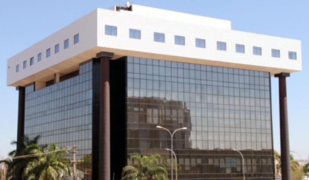 TJ RO tem concurso para juiz com salários de R$ 28.884,20