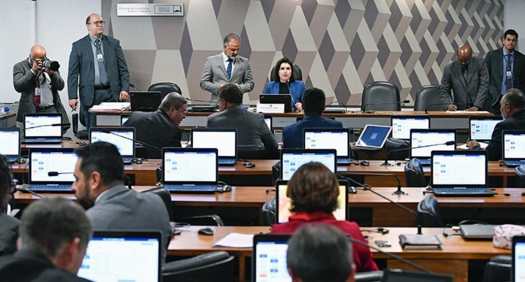 CCJ aprova projeto que relaciona remuneração de servidor a resultado fiscal