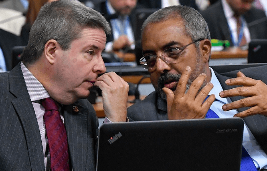 Reforma administrativa: Anastasia defende mudanças e Paim vê risco de retrocesso