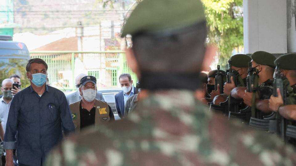 Militares da FAB recebem supersalários de até R$ 370 mil no exterior