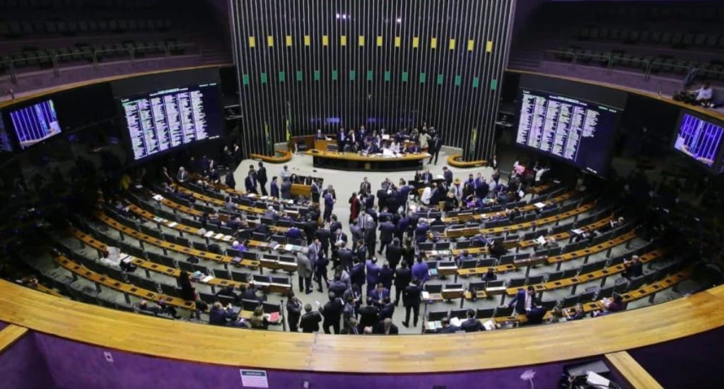 Congelamento de salários dos servidores públicas deve ficar fora das contrapartidas exigidas aos Estados e municípios