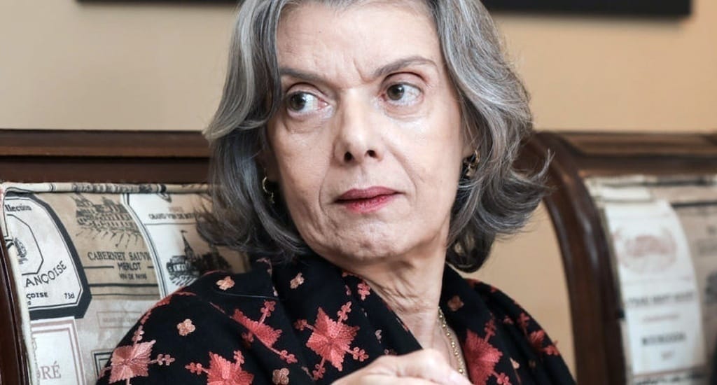 ‘Quanto mais se paga mais se deve’, diz Cármen Lúcia em despedida no STF