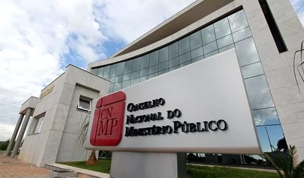 CNMP abre investigação contra procuradora que pediu intervenção militar no STF