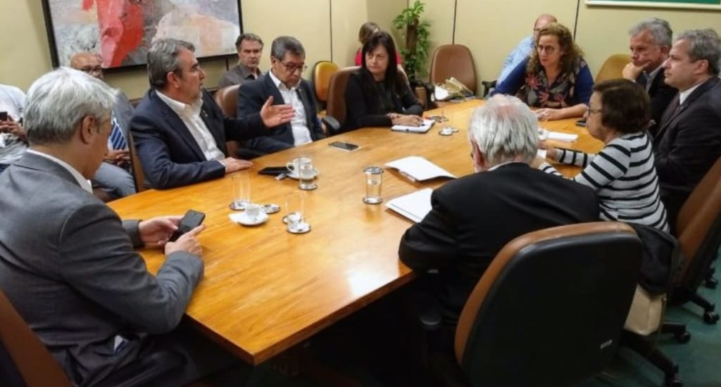 Oposição prepara 7 destaques para o 2º turno da Previdência