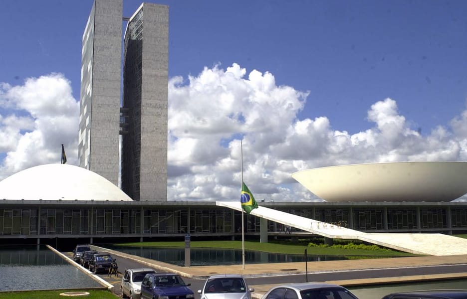 Coronavírus: deputados reagem a proposta de cortes salariais