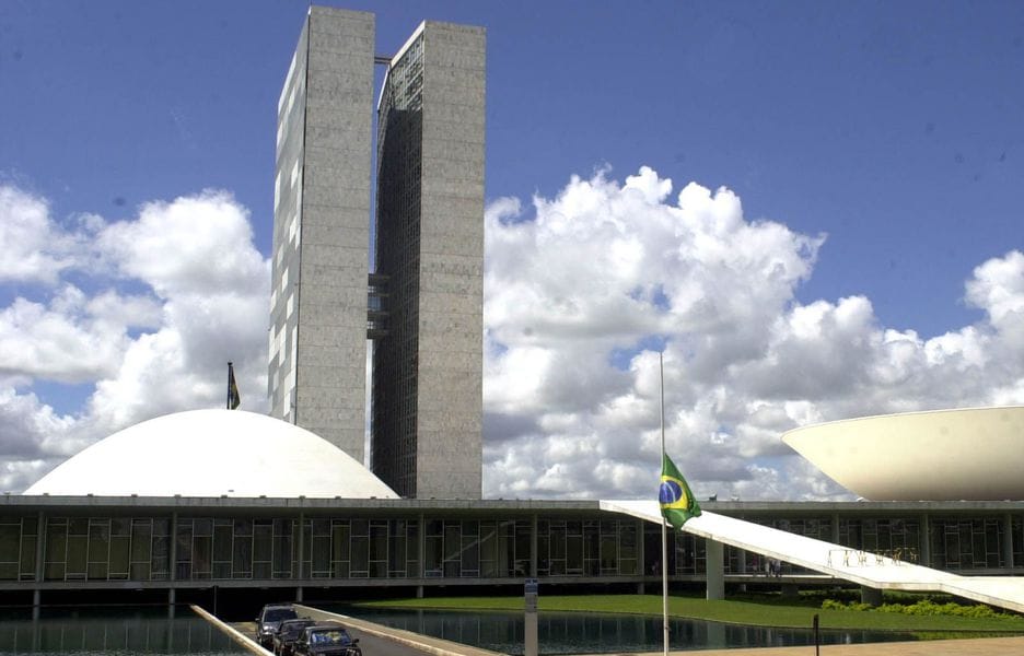 Com base desmobilizada, reforma do funcionalismo público perde força