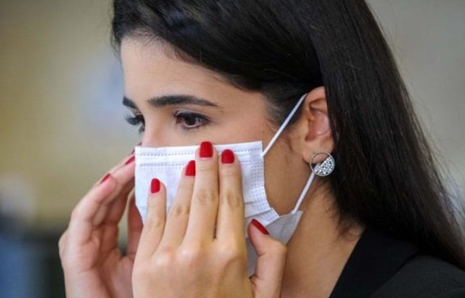 Aprovado na Câmara Legislativa do DF projeto que obriga servidores públicos a usar máscara contra o coronavírus