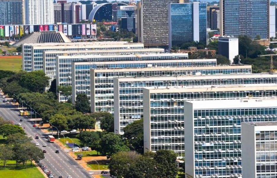 Reforma administrativa vai atingir apenas os servidores do Executivo