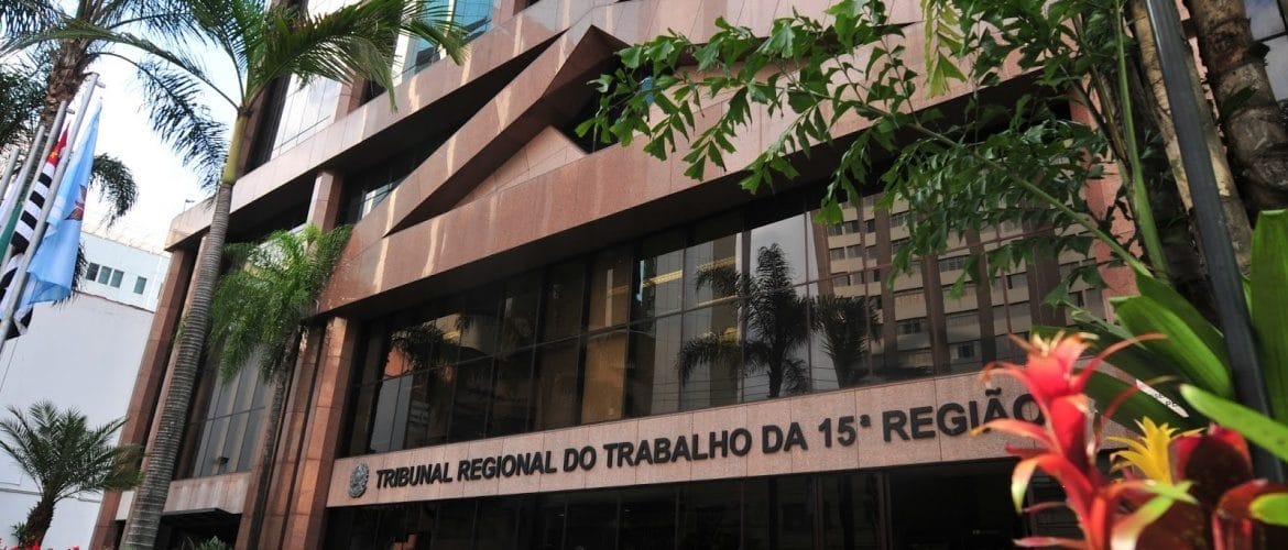 AGU recorre da decisão que mandou o TRT-15 devolver 338 servidores municipais