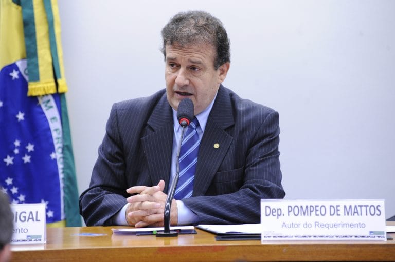 Projeto proíbe demissão de trabalhadores pela administração pública durante a pandemia