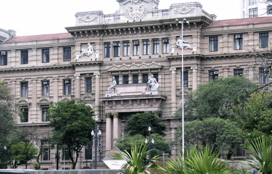 Servidores do TJ-SP anunciam greve contra retorno ao trabalho presencial