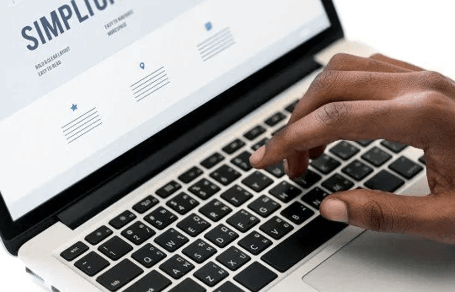 Governo federal lança pesquisa para servidores opinarem sobre retorno ao trabalho presencial