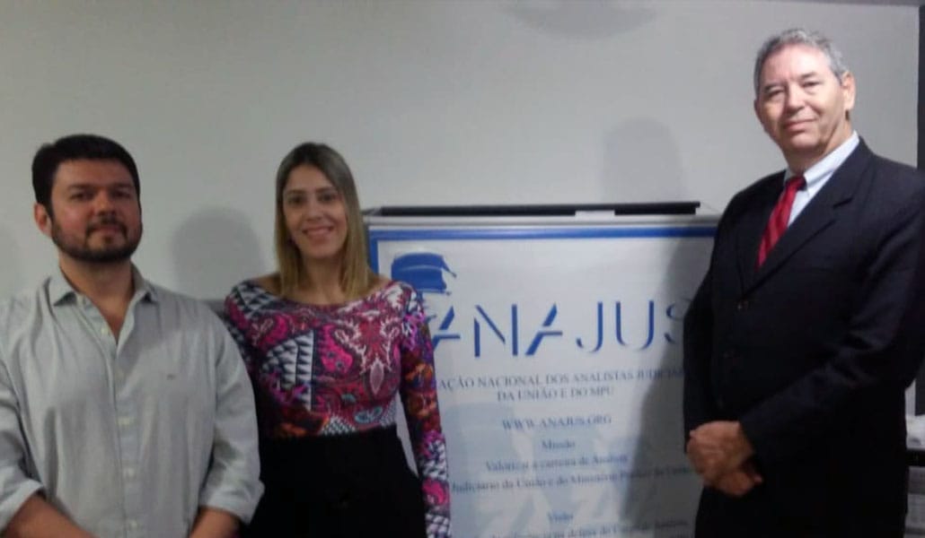 Anajus elege nova diretoria para reforçar a valorização do analista 