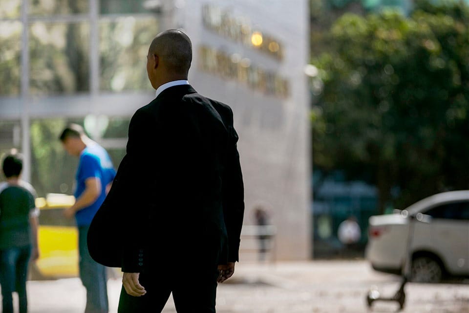 Contratação de servidores temporários supera em 33% chamada de concursados