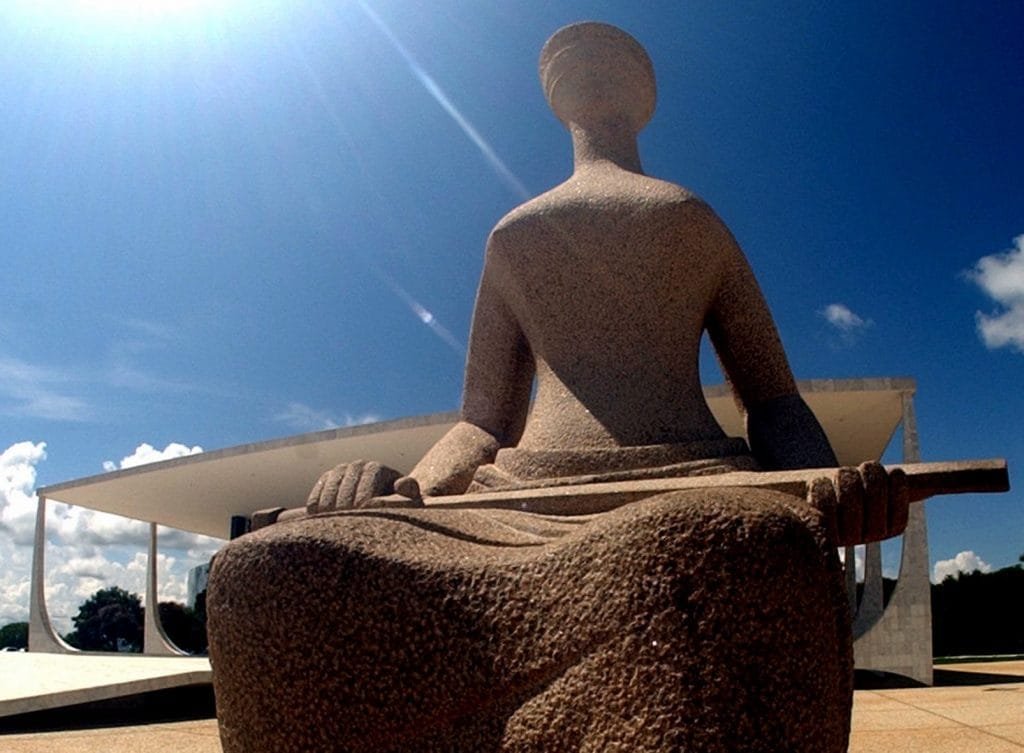 Juízes recorrem ao STF contra novas regras para uso de redes sociais