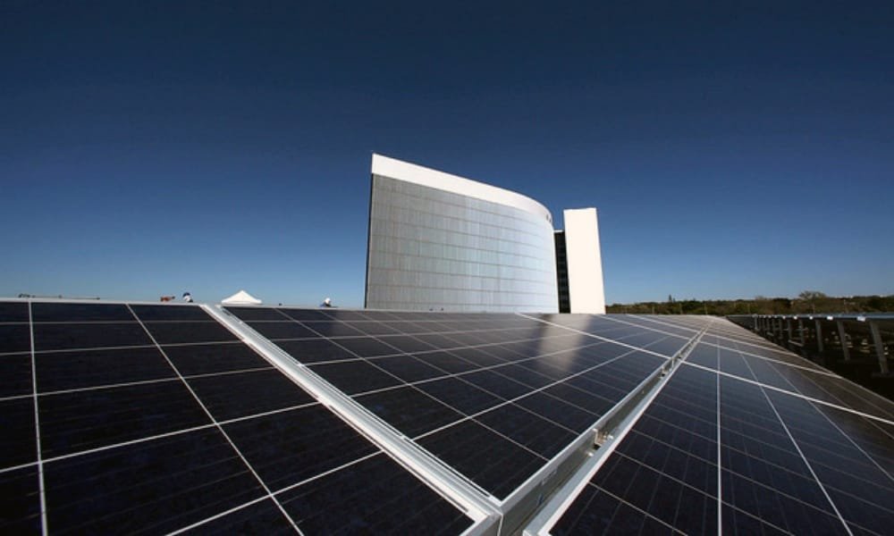 Judiciário implanta alternativas de energia para reduzir consumo