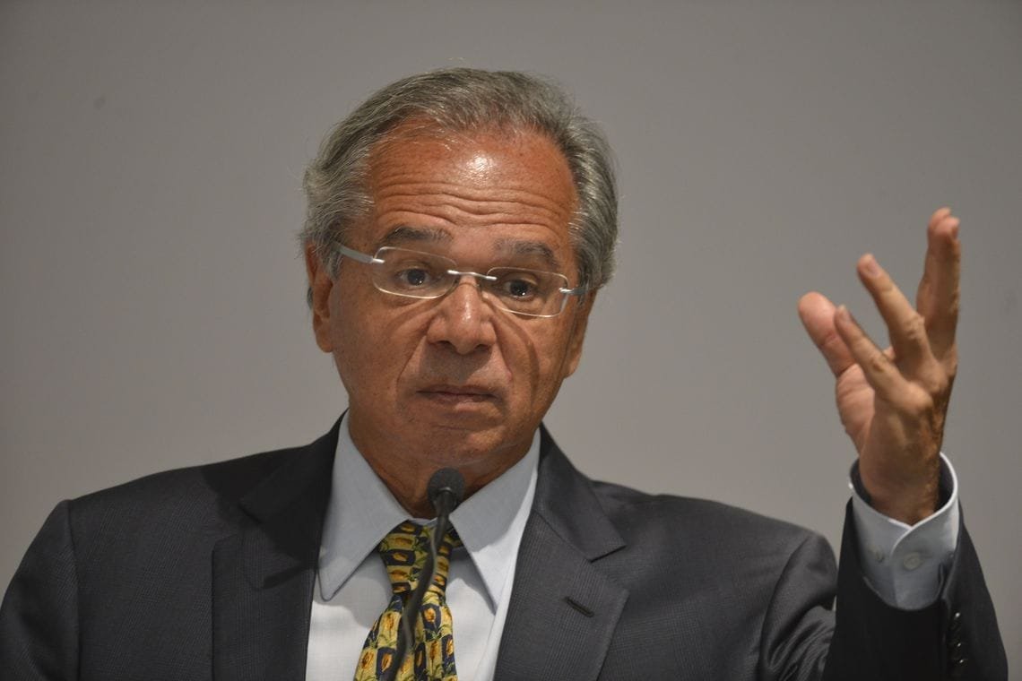 Justiça condena Paulo Guedes por ter chamado servidores de 